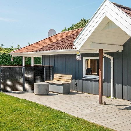 8 Person Holiday Home In Hejls Екстер'єр фото