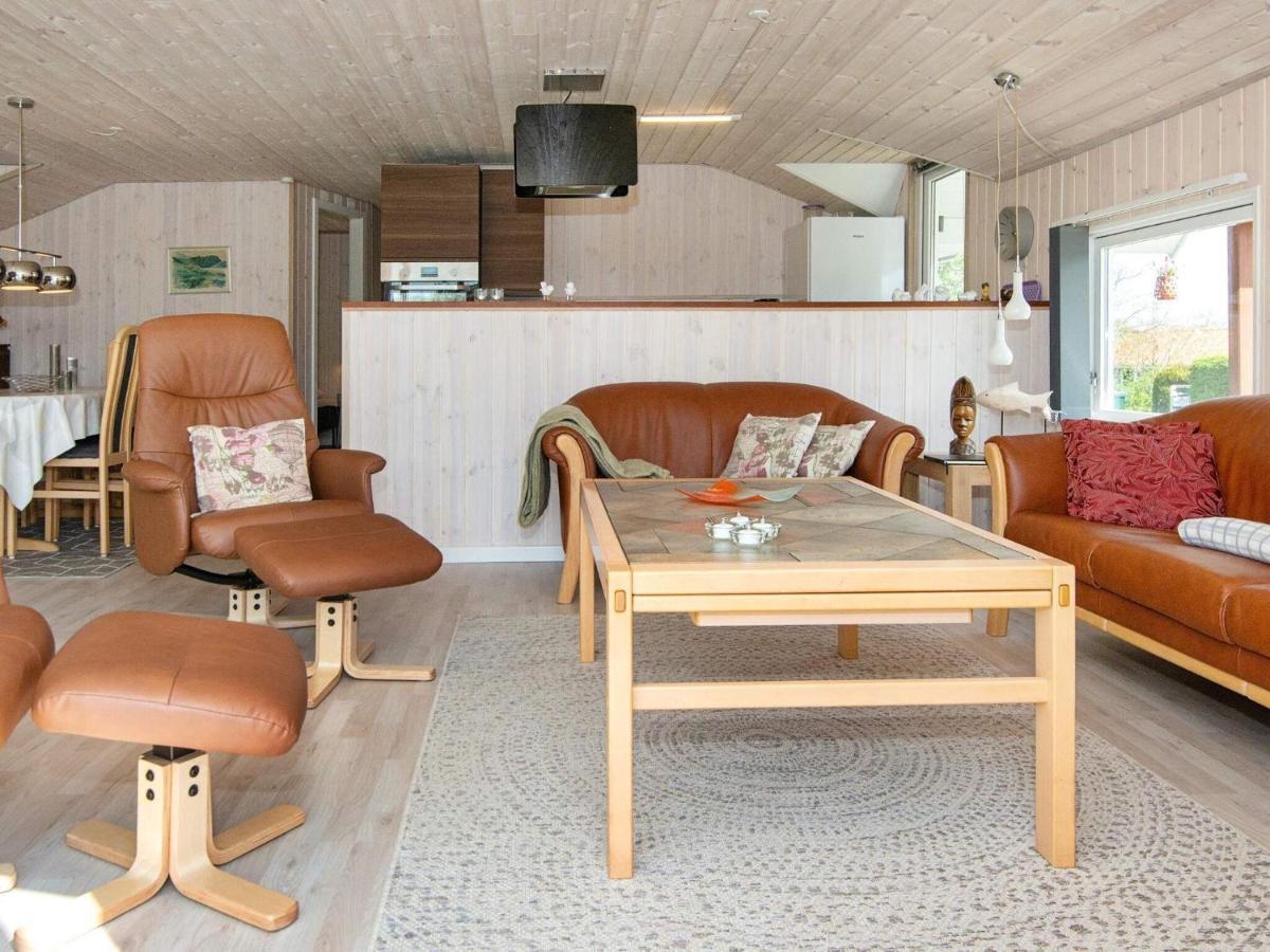 8 Person Holiday Home In Hejls Екстер'єр фото
