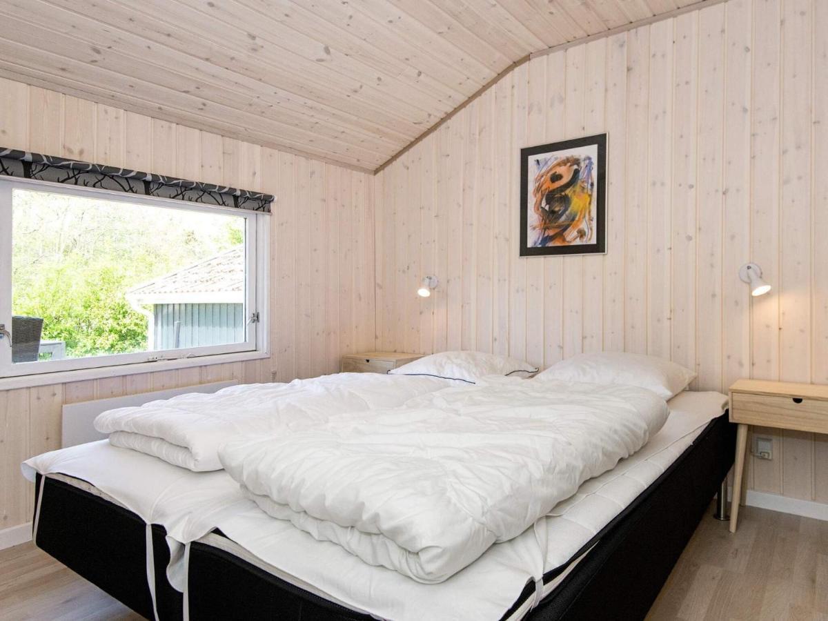 8 Person Holiday Home In Hejls Екстер'єр фото