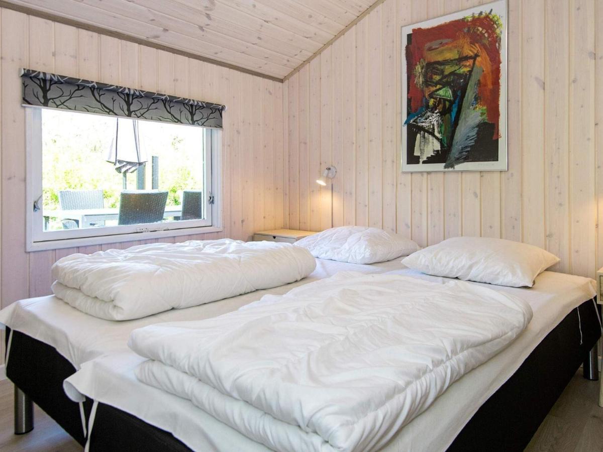 8 Person Holiday Home In Hejls Екстер'єр фото