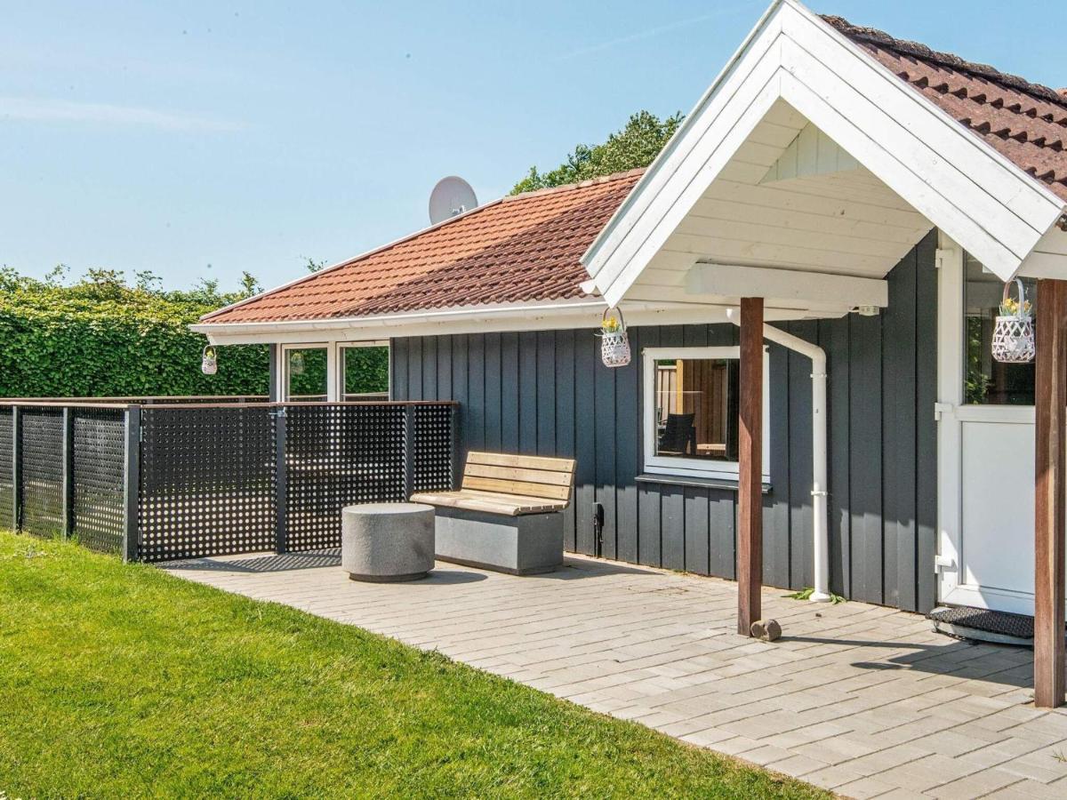 8 Person Holiday Home In Hejls Екстер'єр фото